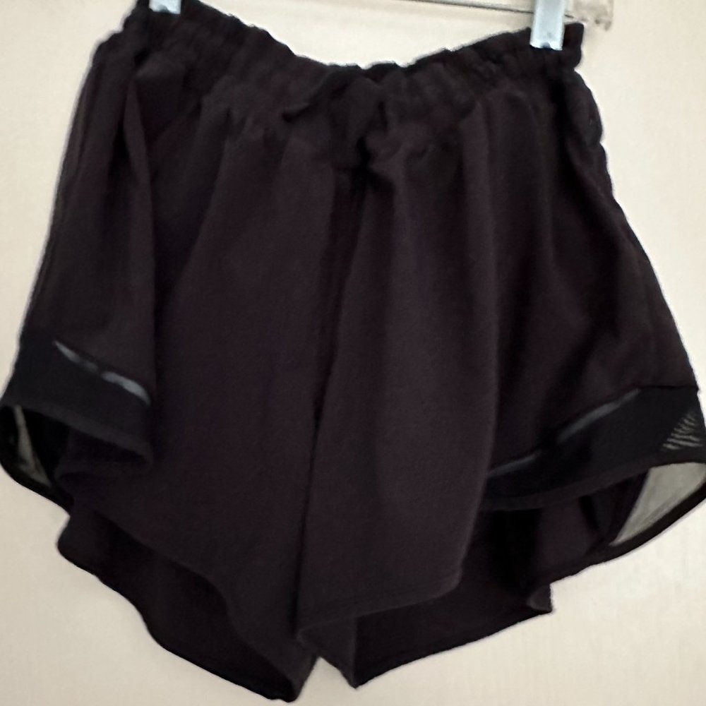 Lululemon Track That Mid-Rise Lined Short 5"